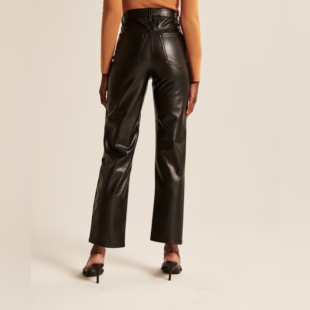 Abercrombie curve love ankle straight pant size 24